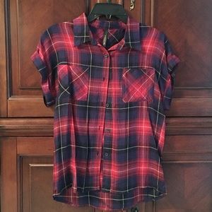 Stitch fix short sleeve plaid shirt